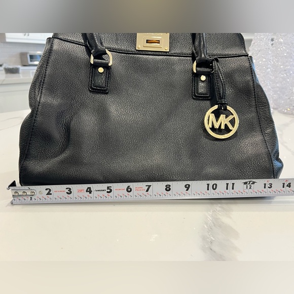 Michael Kors handbag w/ strap - Picture 8 of 12